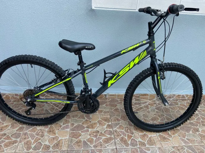 Bicicleta aro 24 adolescente 21 marchas impecável R$ 400.00