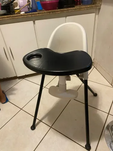 Cadeirinha elevada de alimentação infantil 