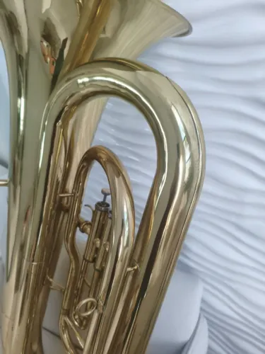 Tuba Yamaha 201