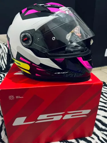 Capacete LS2 muito novo