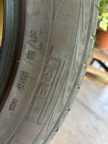 3 Pneus semi novos PIRELLI aro 18 SCORPION HT 225/60R18 104H XL