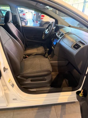 Volkswagen Fox 1.6 MI Total Flex 8V 5P 2013