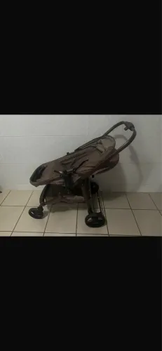 Vendo carrinho de bebê 