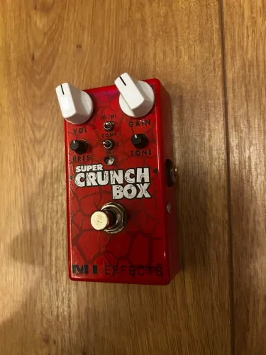 Pedal de distorção SUPER CRUNCH BOX