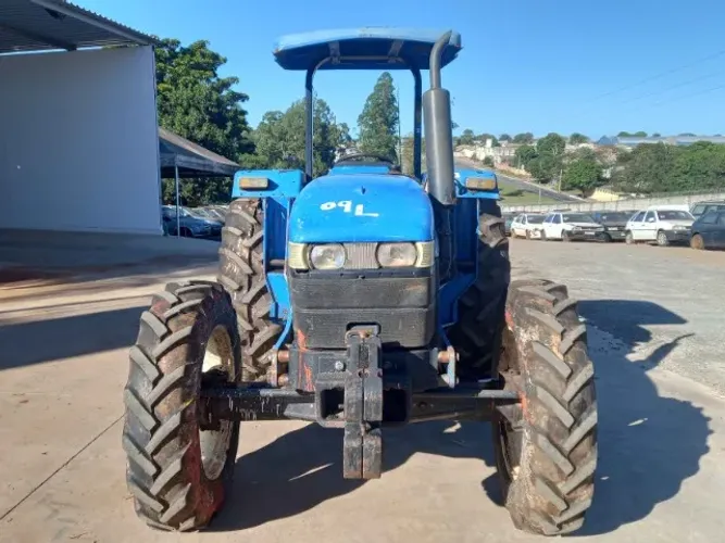 Trator New Holland TT3840