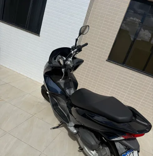 Moto pcx 150 em perfeito estado de funcionamento.