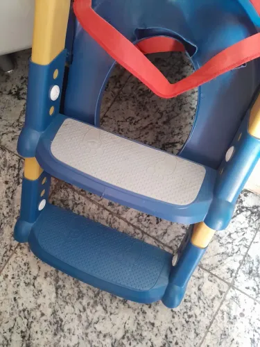 Redutor infantil  p vaso com escada 