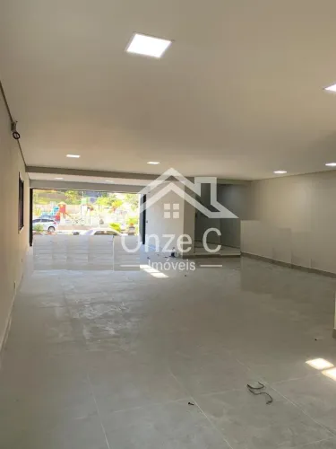 Imóvel comercial com localização privilegiada, ideal para empresas, clínicas, escolas, esc