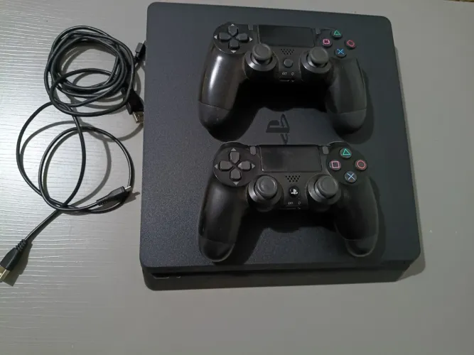 Playstation 4 slim 1TB 1 controle + joystick