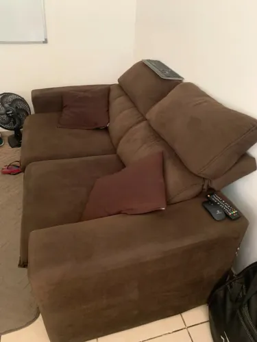 Sofa retrátil 2 lugares semi novo