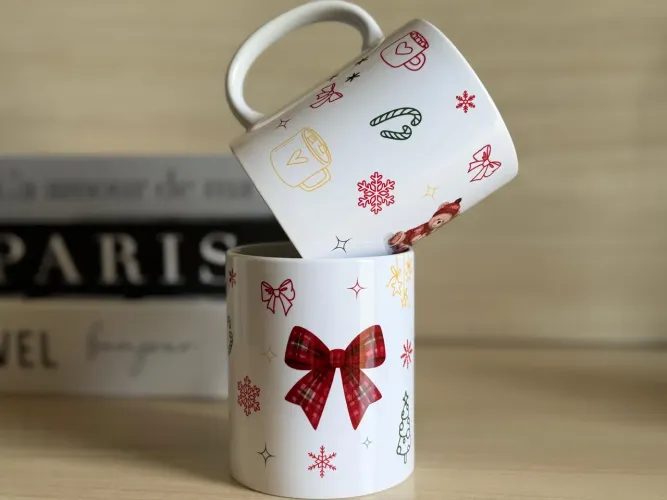 Caneca branca personalizada com a arte da sua escolha