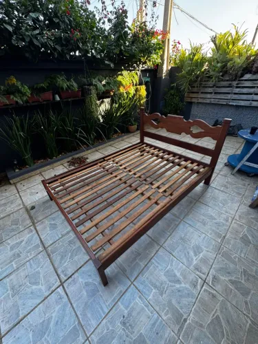 Cama de casal madeira maciça mogno