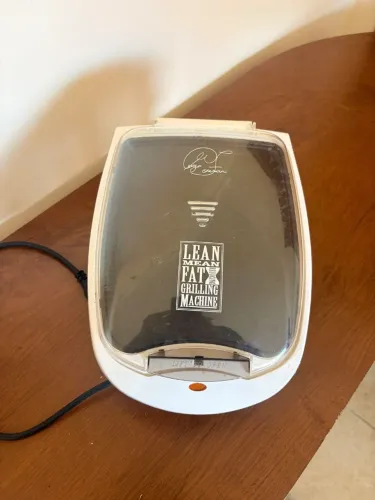 Grill Elétrico George Foreman Lean Mean Fat Reducing Grilling Machine - Branco e Preto