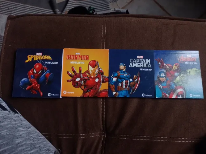Livrinho de colorir da Marvel