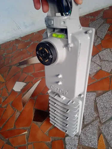 Luminária de Led com foto célula acende a noite automática 