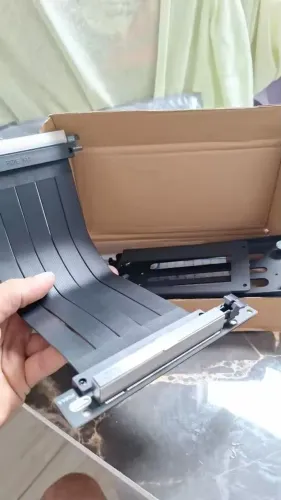 Extensor Riser PCIe 4.0 TISHRIC 20cm para Placa de Vídeo - Preto