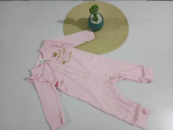 Macacão Novinho 6-9 meses