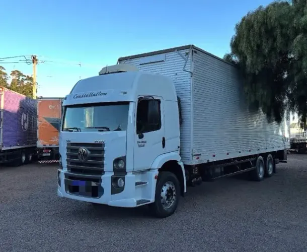 24250 2011 6x2 baú teto alto