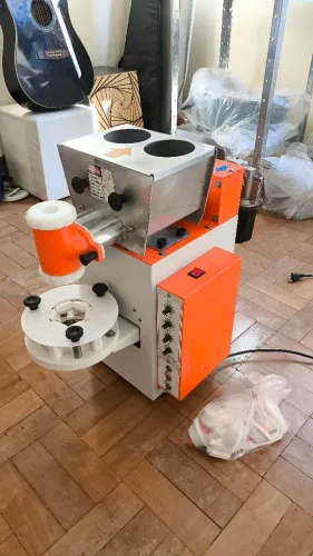 Máquina de salgadinho + masseira + fritadeira