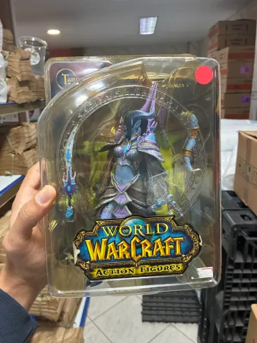 Tamuura, uma maga da raça Draenei do jogo World of Warcraft