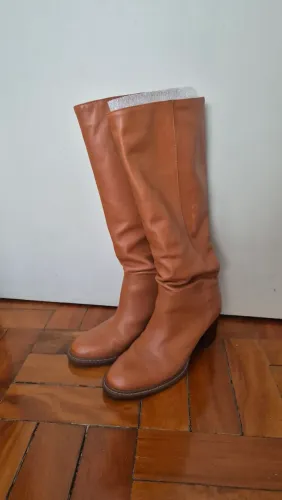 Bota Caramelo Cano Alto Salto Bloco feminino Arezzo