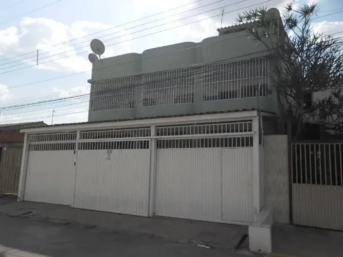 RDS vende sobrado 03 pavimentos em Santa Maria Norte