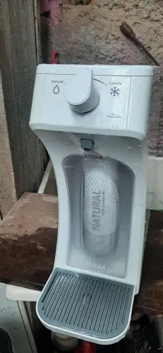 Bebedouro água ibi bivolt funcionando, temperatura agradável 
