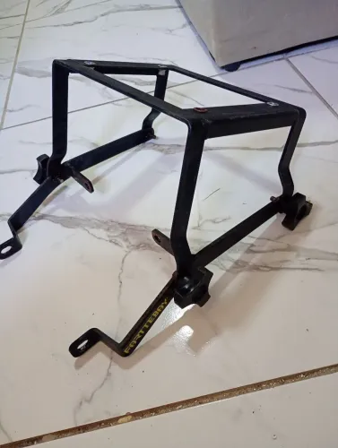 Suporte de baú para pop 110