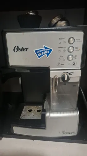 Máquina de expresso pouco utilizada