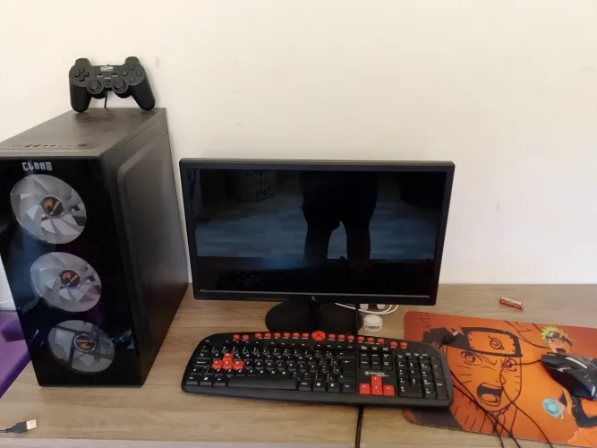 PC completo para o uso do dia a dia uso básico ele roda até alguns jogos na nuvem