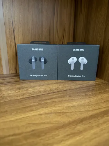 Galaxy Buds 4 Pro Novo na caixa.