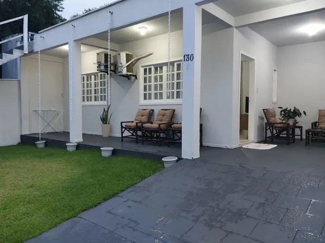 Alugo casa para Temporada a 350 mts da Praia de Ingleses acomoda 5 hóspedes