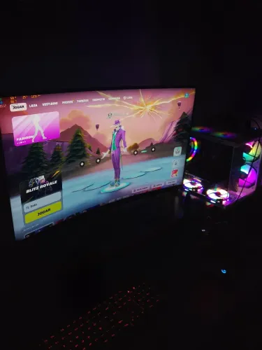 Pc gamer completo ryzen5 + 32 de ram + 1 tera + rx6600 + monitor 32 curvo 165hz