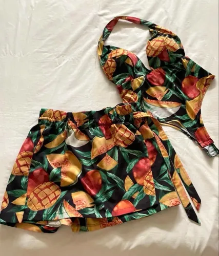 Short saia + Body Lança perfume TAM G/GG