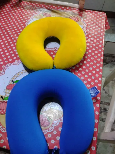 Duas almofada de pescoço