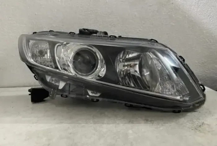 Farol Civic gerações 9 (2012-2016)