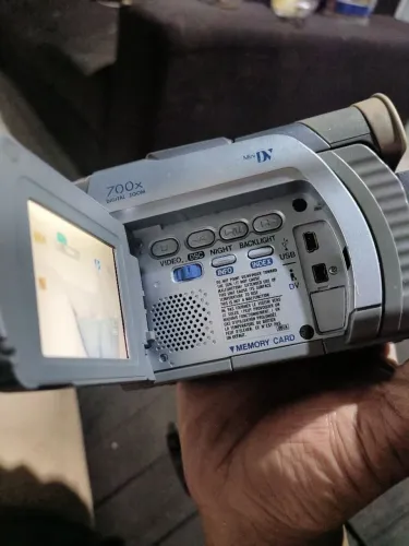 Filmadora MiniDV JVC GR-D70U Vintage Anos 2000 - Funcionando Perfeitamente (Estética Y2K)