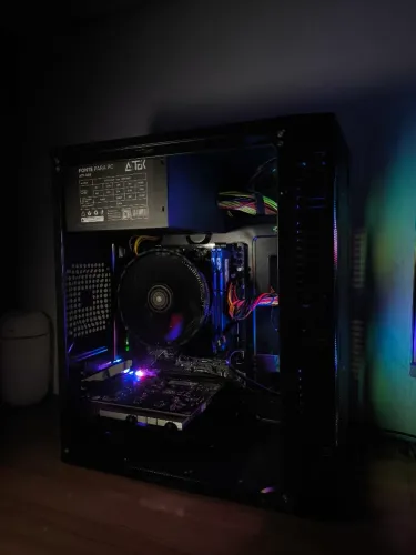 PC Gamer (i5, 16GB RAM, RX 550, SSD 240GB)