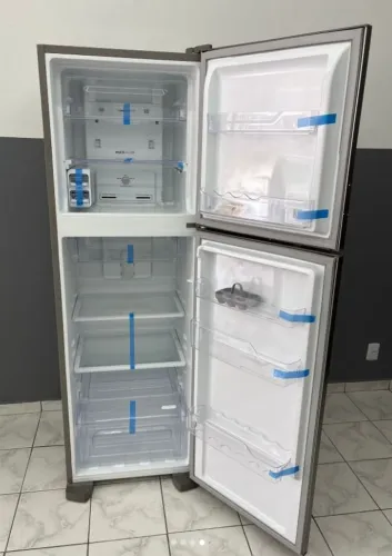 Geladeira/Refrigerador Electrolux Frost Free 400L Turbo Congelamento Duplex Cor Inox 220V 