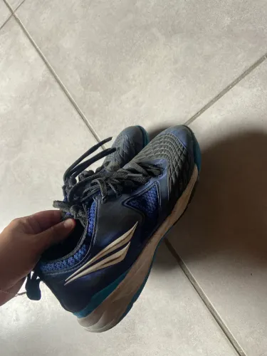 tênis de futsal