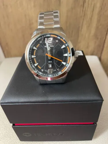 Relógio masculino edição exclusiva ( Barbada )