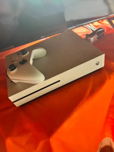PRA SAIR HOJE! Xbox one s 500 GB + 5 jogos 1 controle