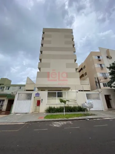 Apartamento semimobiliado de 2 quartos para alugar na Zona 07 em Maringá próximo à UEM com