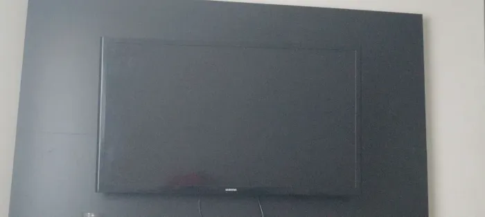 Televisão Samsung quebrada pra retirada de peças 100