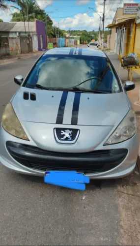 Peugeot 207 XR 1.4 Flex 8V 5P 2010