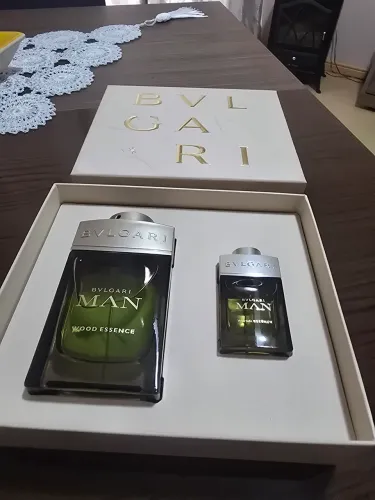 Travel size 15 ml ( spray) bvlgari Wood essence edp