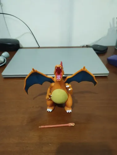 Action Figure Pokémon Charizard Jazwares