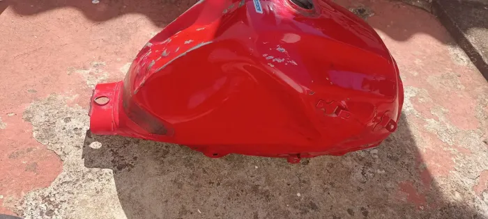 Tanque e carenagens da factor 150 2018