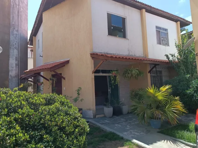 ITAPUÃ Casa em Condomínio Próximo a praia em Itapuã - Salvador-BA