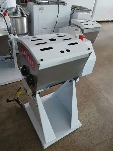 Amassadeira Semi Rápida Basculante 15Kg